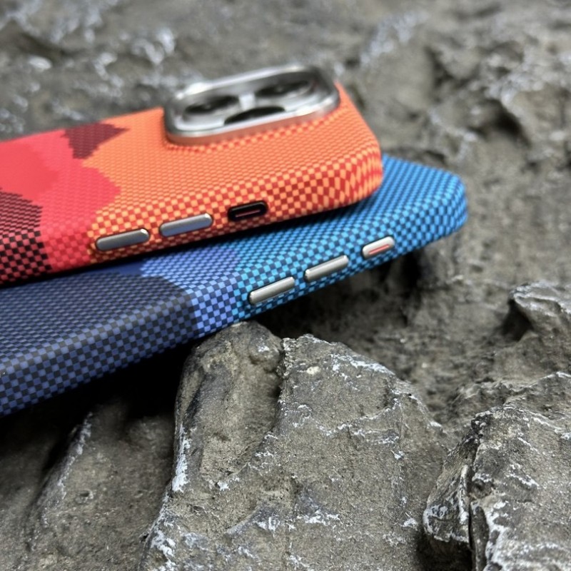 Mountain and Milky Way Magnetic Absorption Charging Carbon Fiber Texture Phone Case